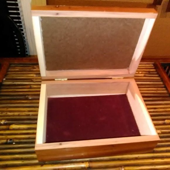 Vtg Cedar Jewelry Trinket Box from Great Smoky Mts w/Horse Picture on top - Picture 4 of 6